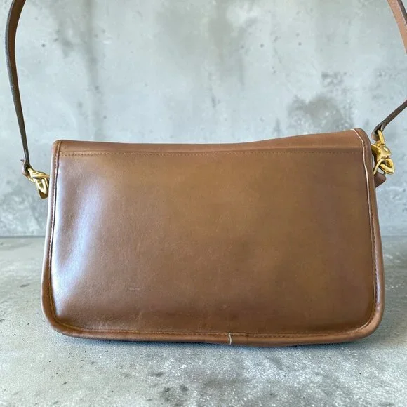 Vintage Coach 2325 British Tan NYC Glove Tanned Leather Turnlock Flap Bag USA